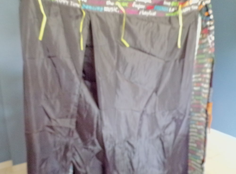 HOUSSE de penderie noir polyester lavable Meubles