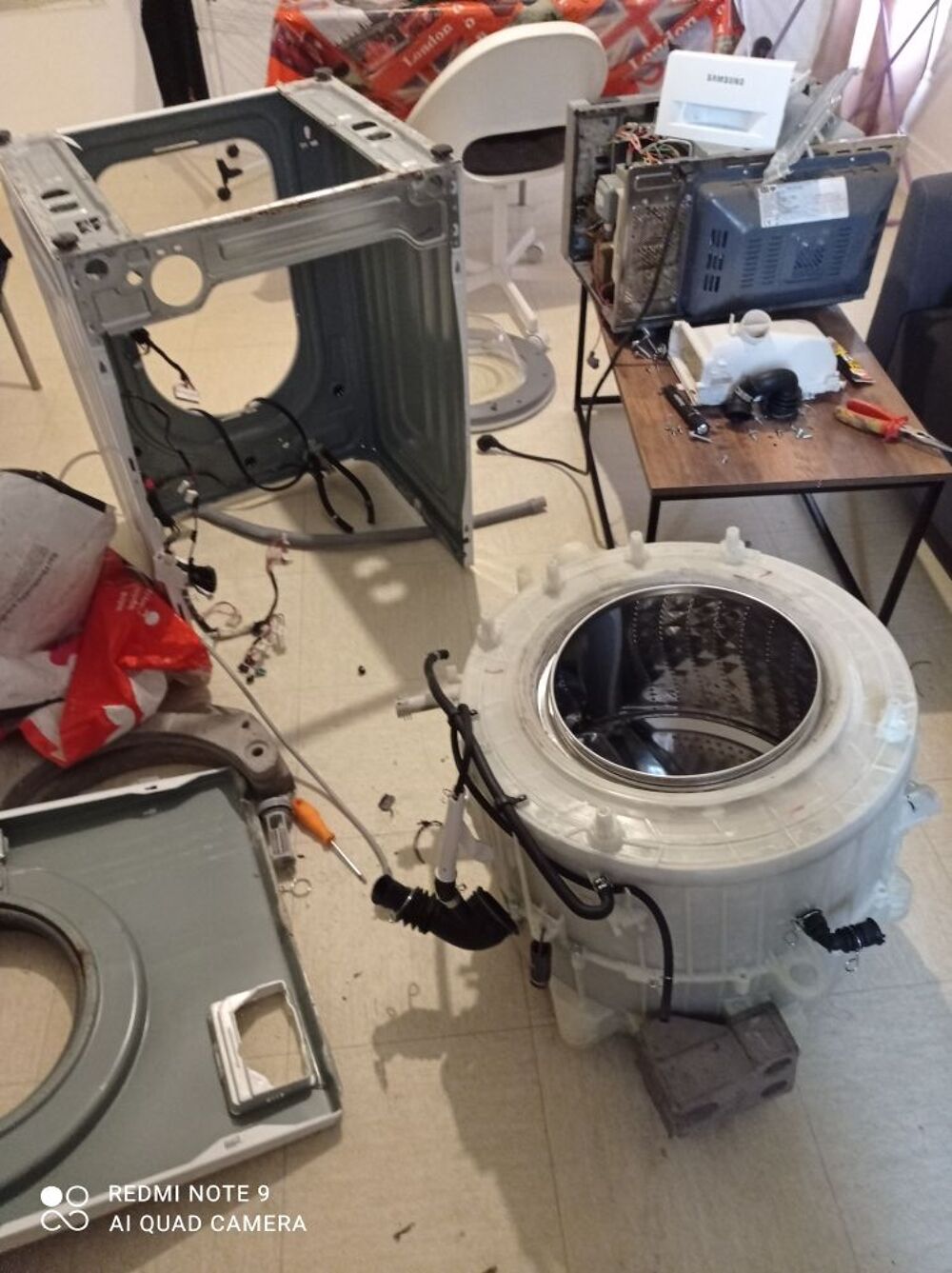 Cameroun Africa , r&eacute;paration machines &agrave; laver s&egrave;che linge Electroménager