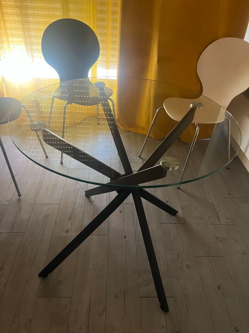 Table en verre
Meubles