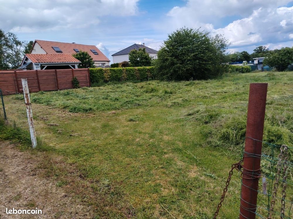 Vente Terrain TERRAIN PLAT CONSTRUCTIBLE  QUARTIER DE VARYE 1228 M2 Saint-doulchard