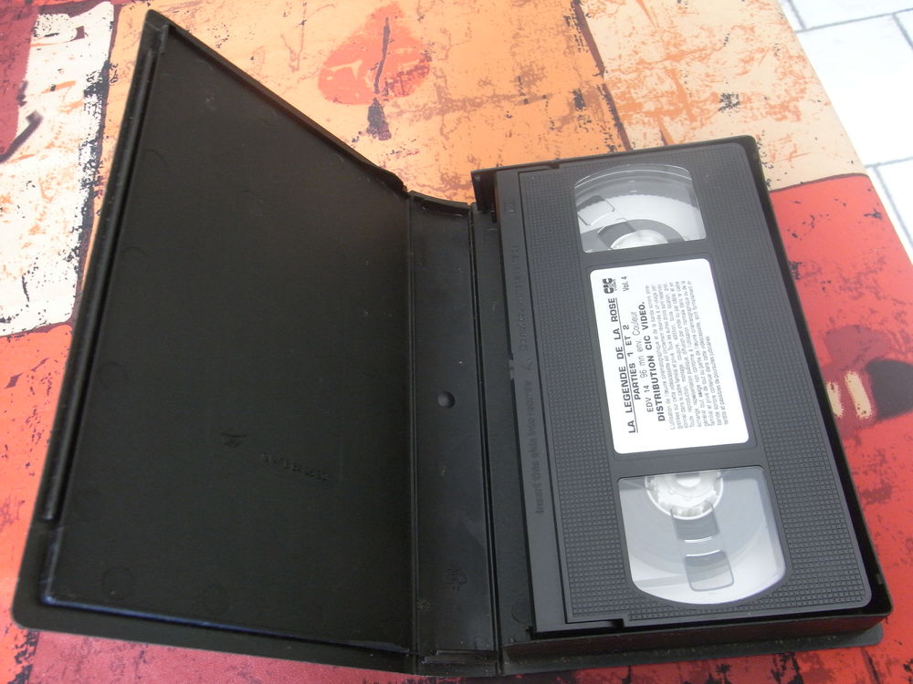 VHS mac gyver vol 4 Photos/Video/TV