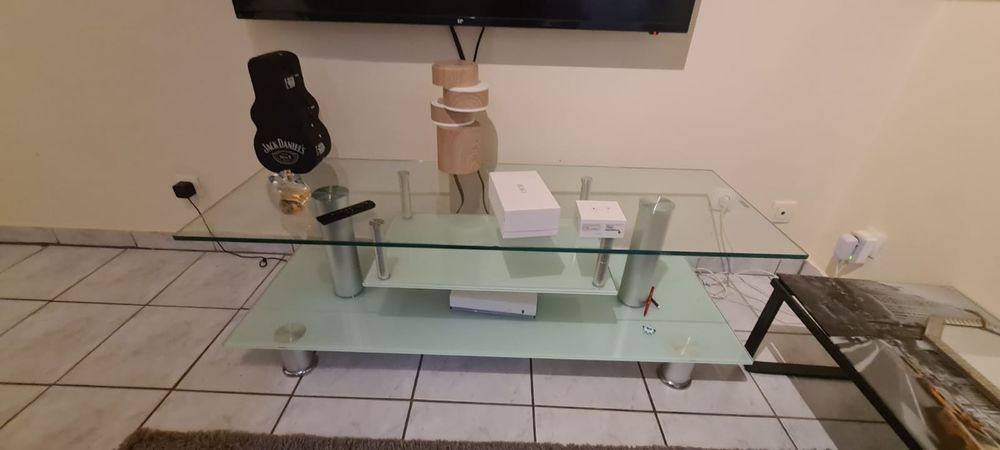 BRADE DIVERS MEUBLES TRES BON ETAT Meubles