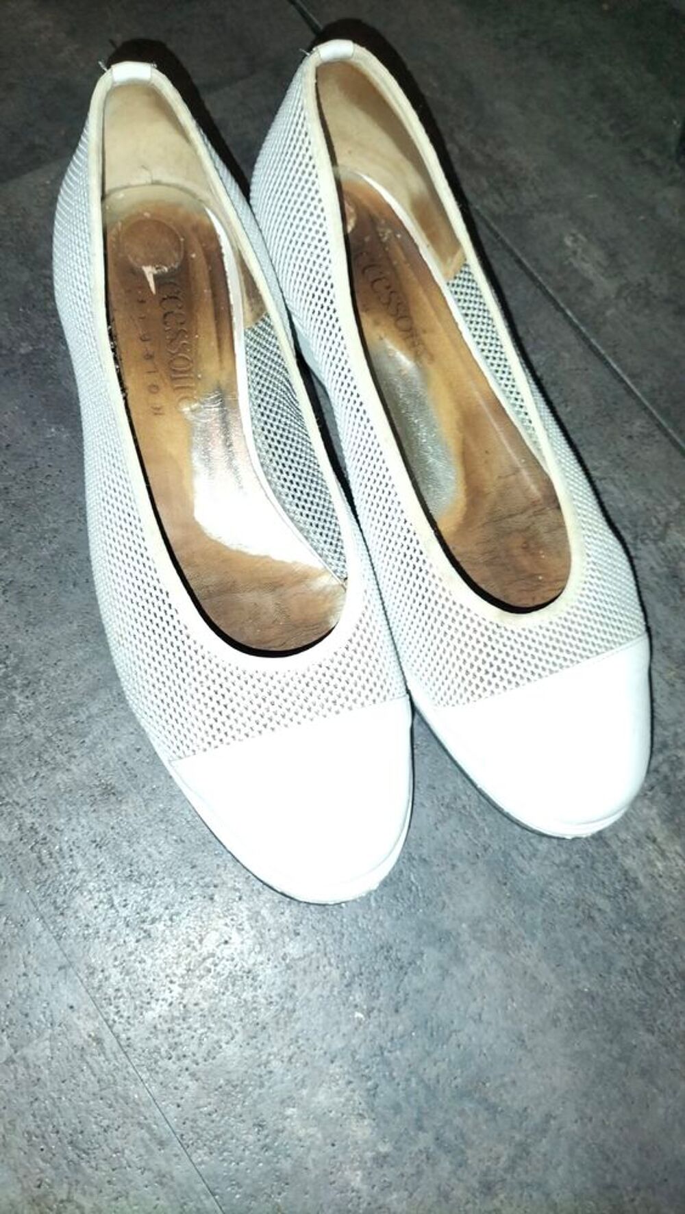 Ballerine cuir accessoires diffusion pointure 41 tr&egrave;s bon &eacute;t Chaussures