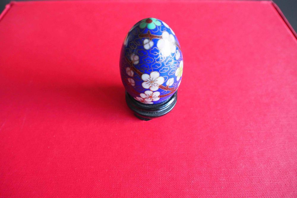 OEUF BLEU CLOISONN&Eacute; D&Eacute;COR FLORAL 