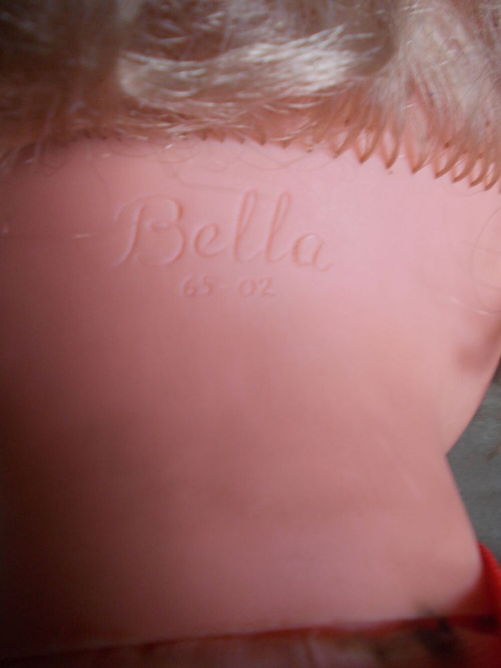 grande poup&eacute;e bella 