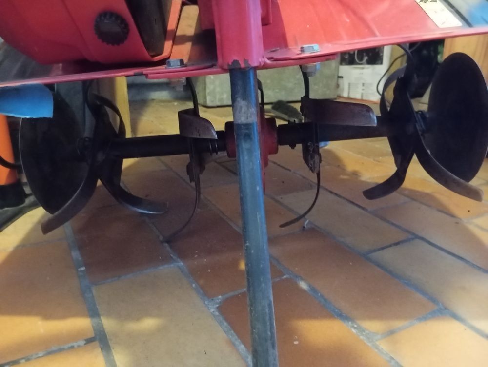 MOTOCULTEUR HONDA GC 135 Jardin