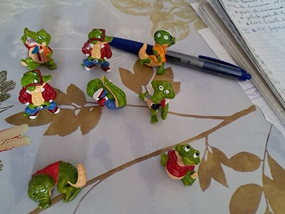 Kinder vintage crocodile hypo pinguin nain fantome coyote 