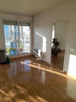  Appartement à louer 4 pièces 79 m²