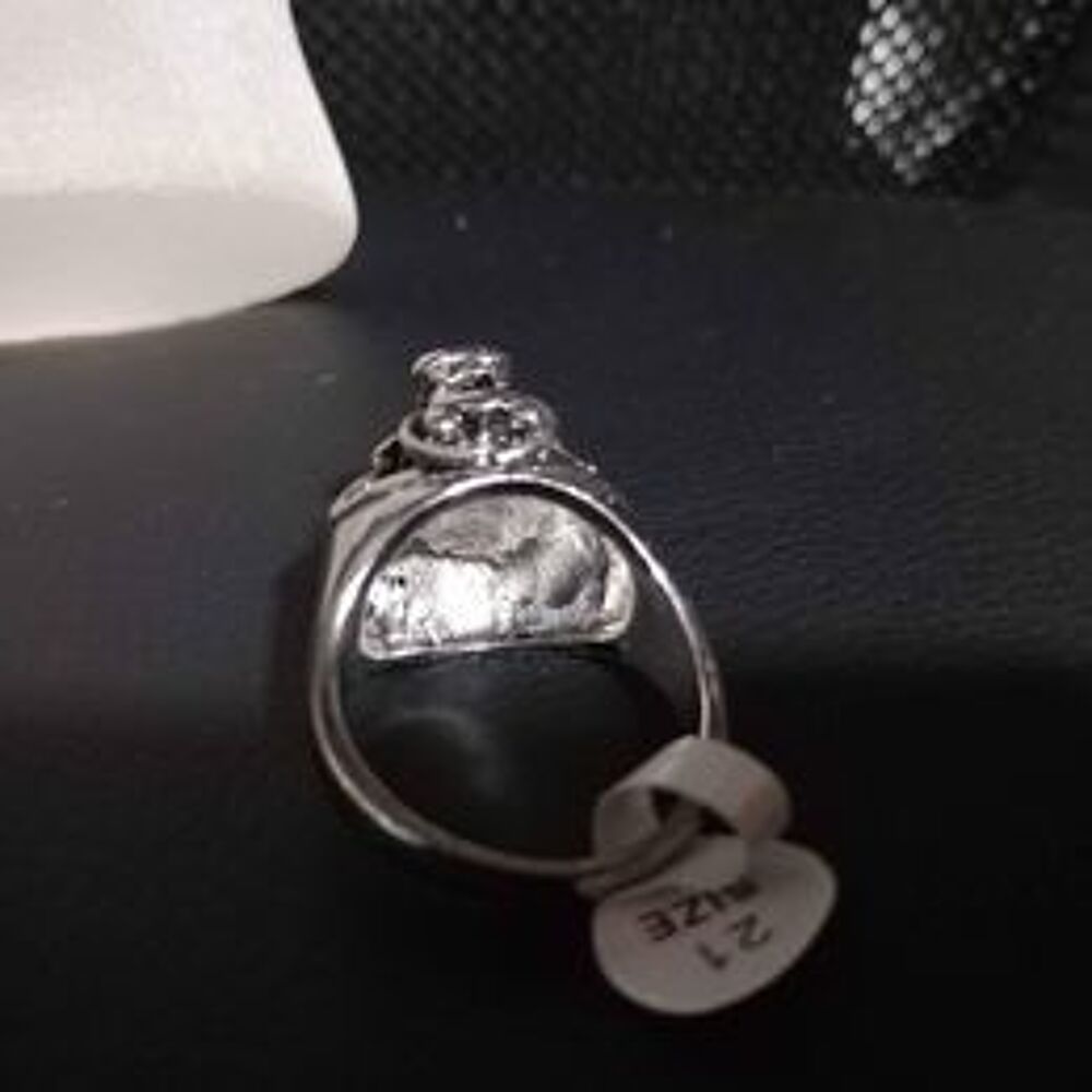 Bague avec t&ecirc;te de loup Bijoux et montres