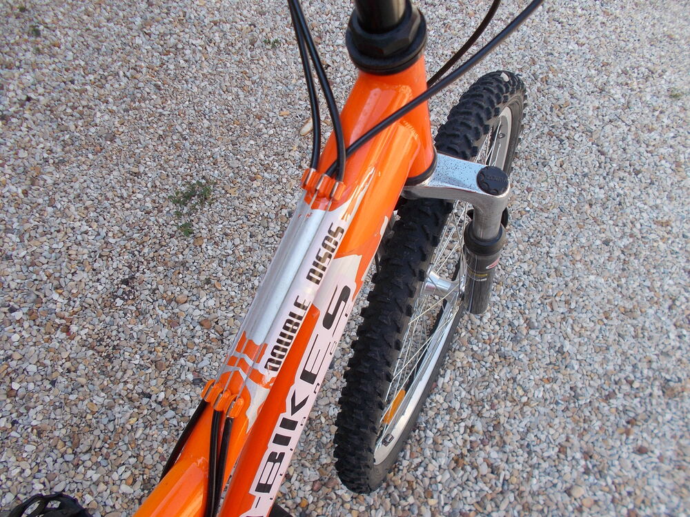 vtt a bikes lliance 26 pouces 2 freins a disque comme neuf Vélos