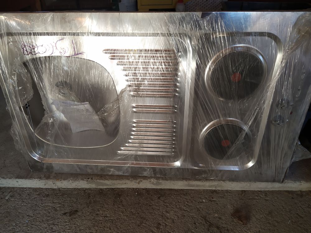 evier inox +plaques electriques Electroménager