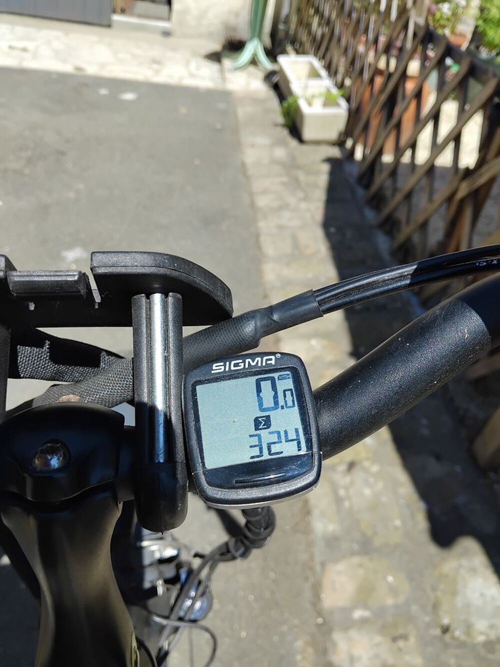 Tr&egrave;s beau v&eacute;lo &eacute;lectrique Sports