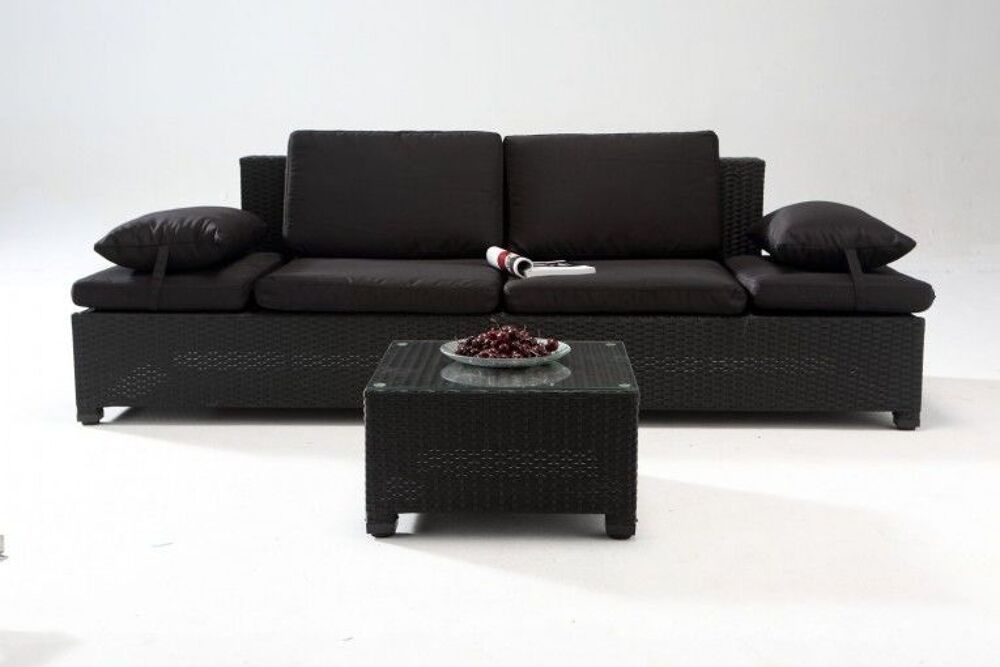 2 canap&eacute;s de marque CORFOU avec leurs tables basses Jardin