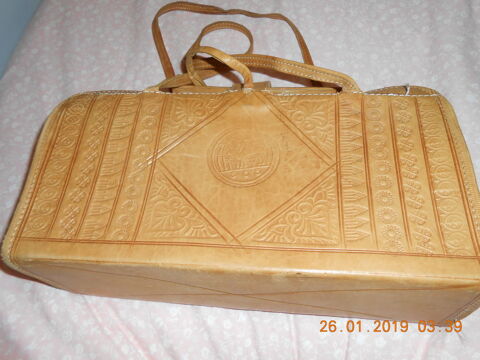 Sac  main cuir marron trs clair 15 Marck (62)