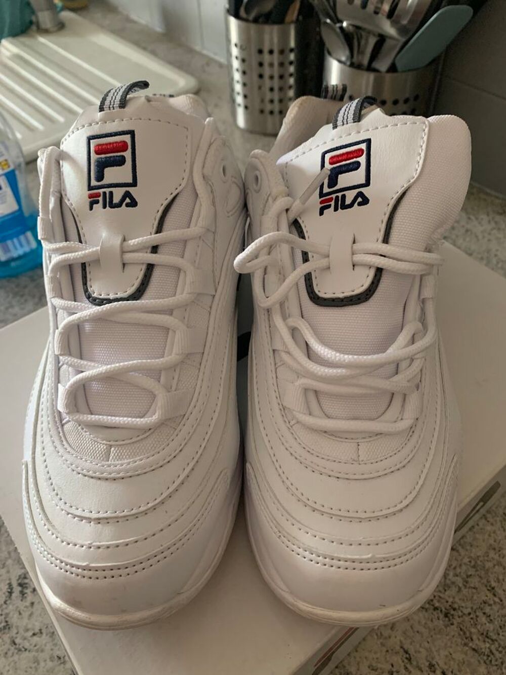 FILA port&eacute;es une fois Chaussures