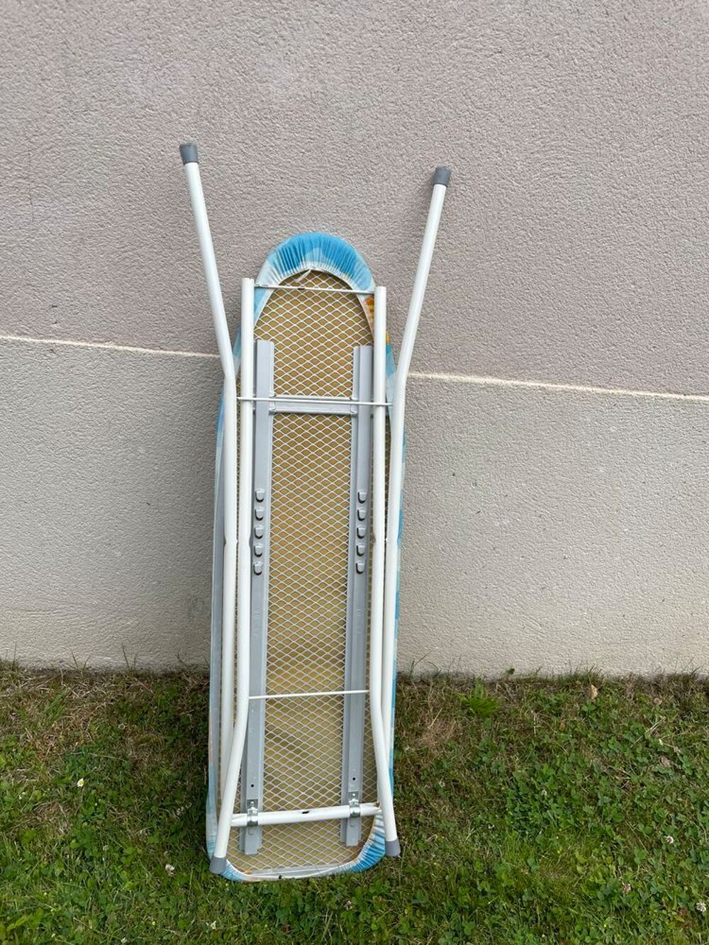 Petite planche &agrave; repasser Electroménager