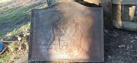 Plaque de cheminée fonte ancienne avec décor 50 Saint-Jean-Soleymieux (42)