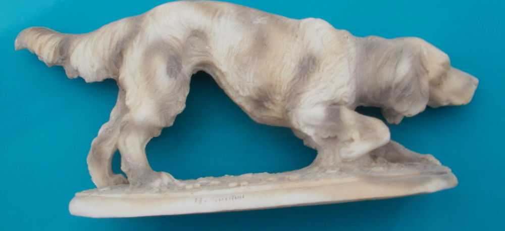  Sculpture d'un chien estampill&eacute; A SANTINI Longueur 34 cm Décoration