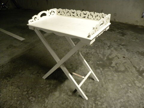 Petite table; plateau sur trteaux 10 Anglet (64)