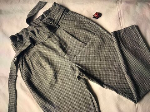 A SAISIR pantalon quasi neuf 13 Caluire-et-Cuire (69)