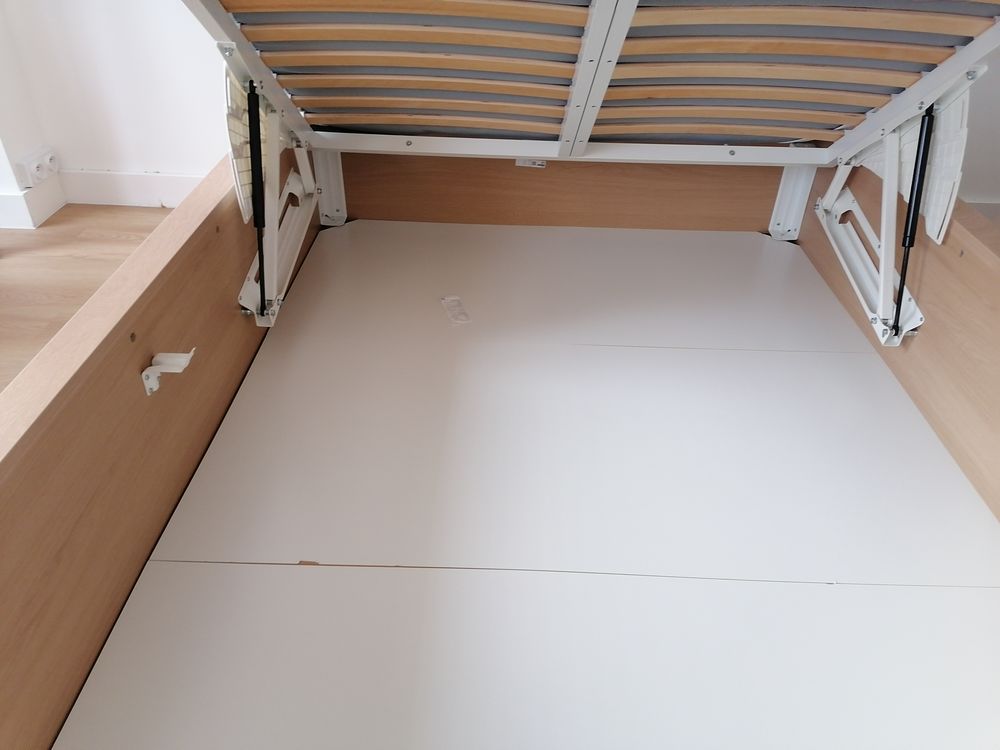 Lit coffre et matelas Meubles