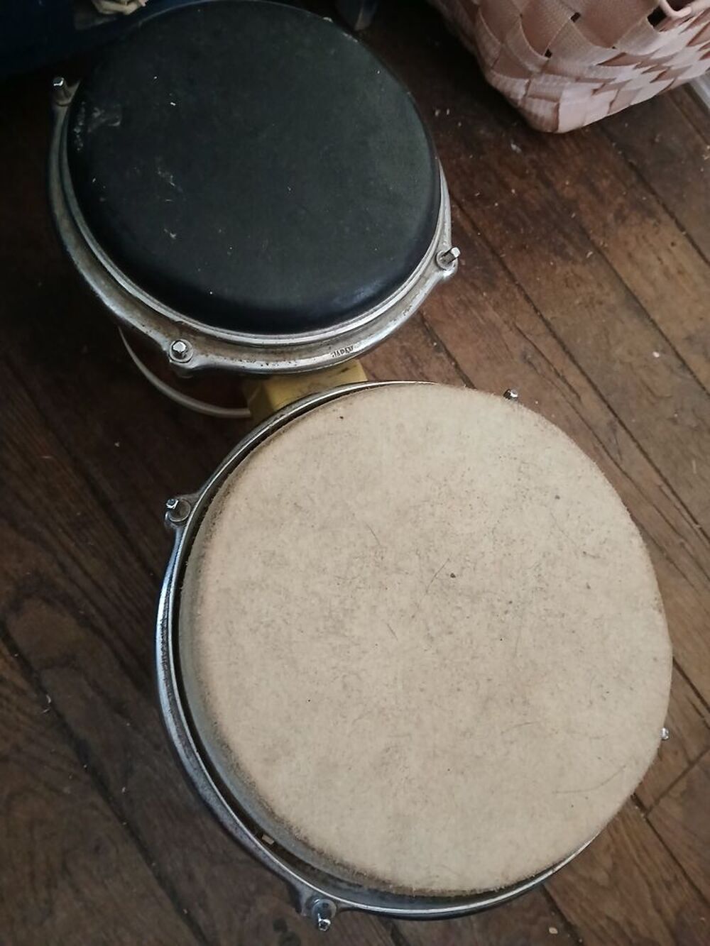 Djemb&eacute; "bongos" &agrave; vendre 30 euros 
Svp....
Merci....bien. Instruments de musique
