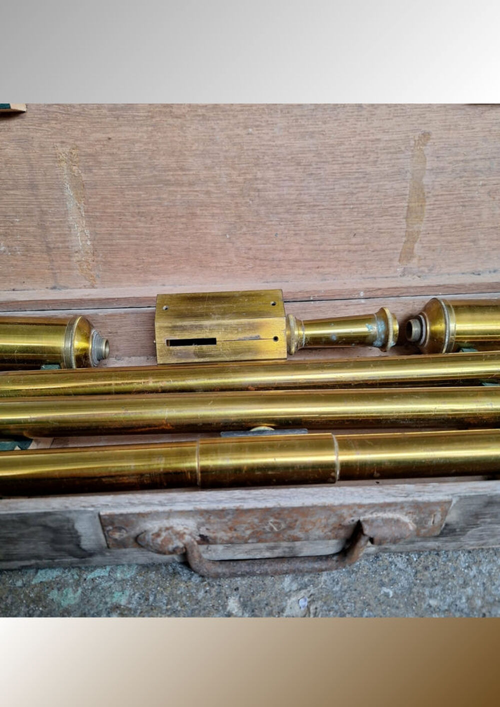 Niveau d'eau d'arpentage fin XIX pour g&eacute;om&egrave;tre
Instrument de Décoration