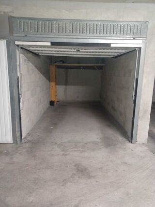  Parking / Garage � vendre 11 m� Nice