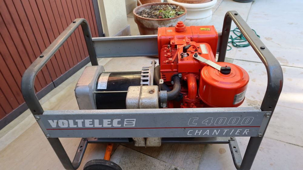 GROUPE ELECTROGENE MOTEUR ESSENCE Bricolage