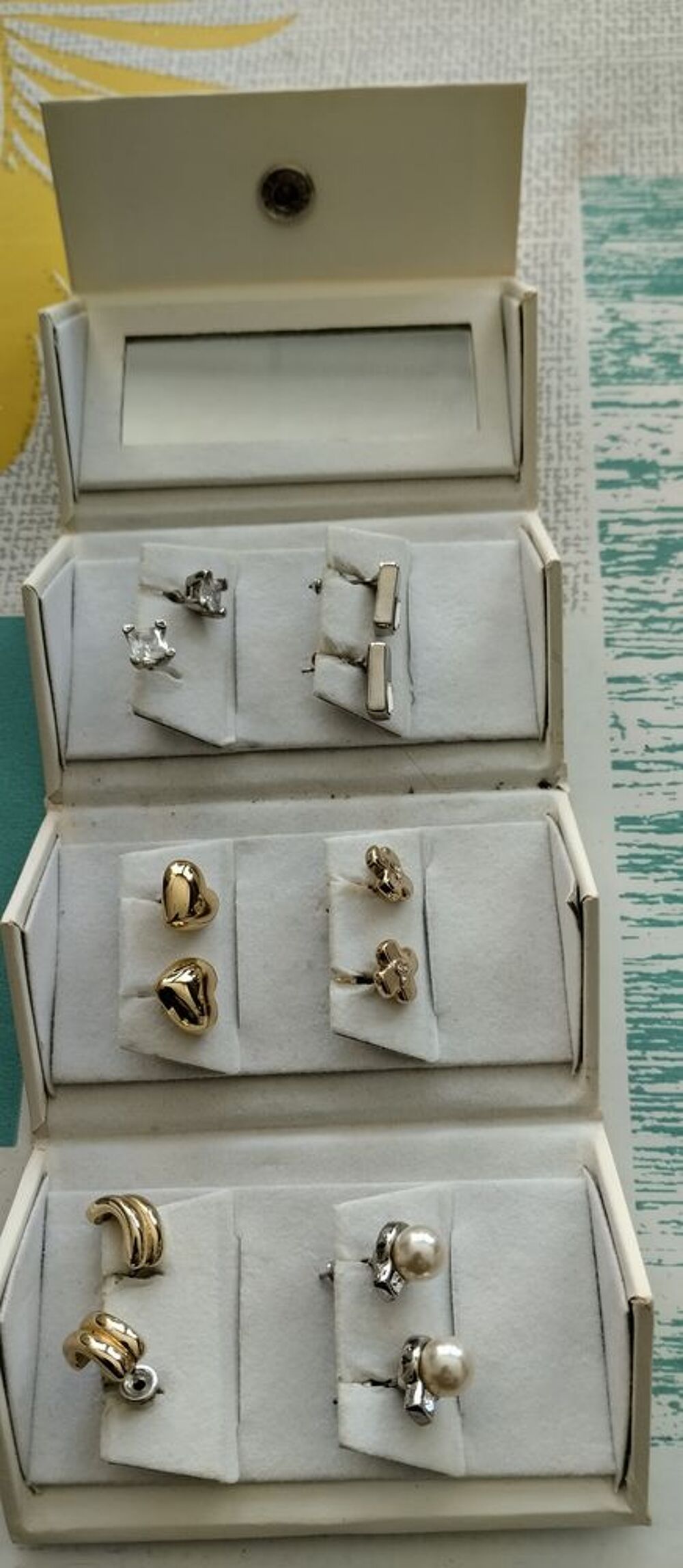 Petite malette pierre cardin Bijoux et montres