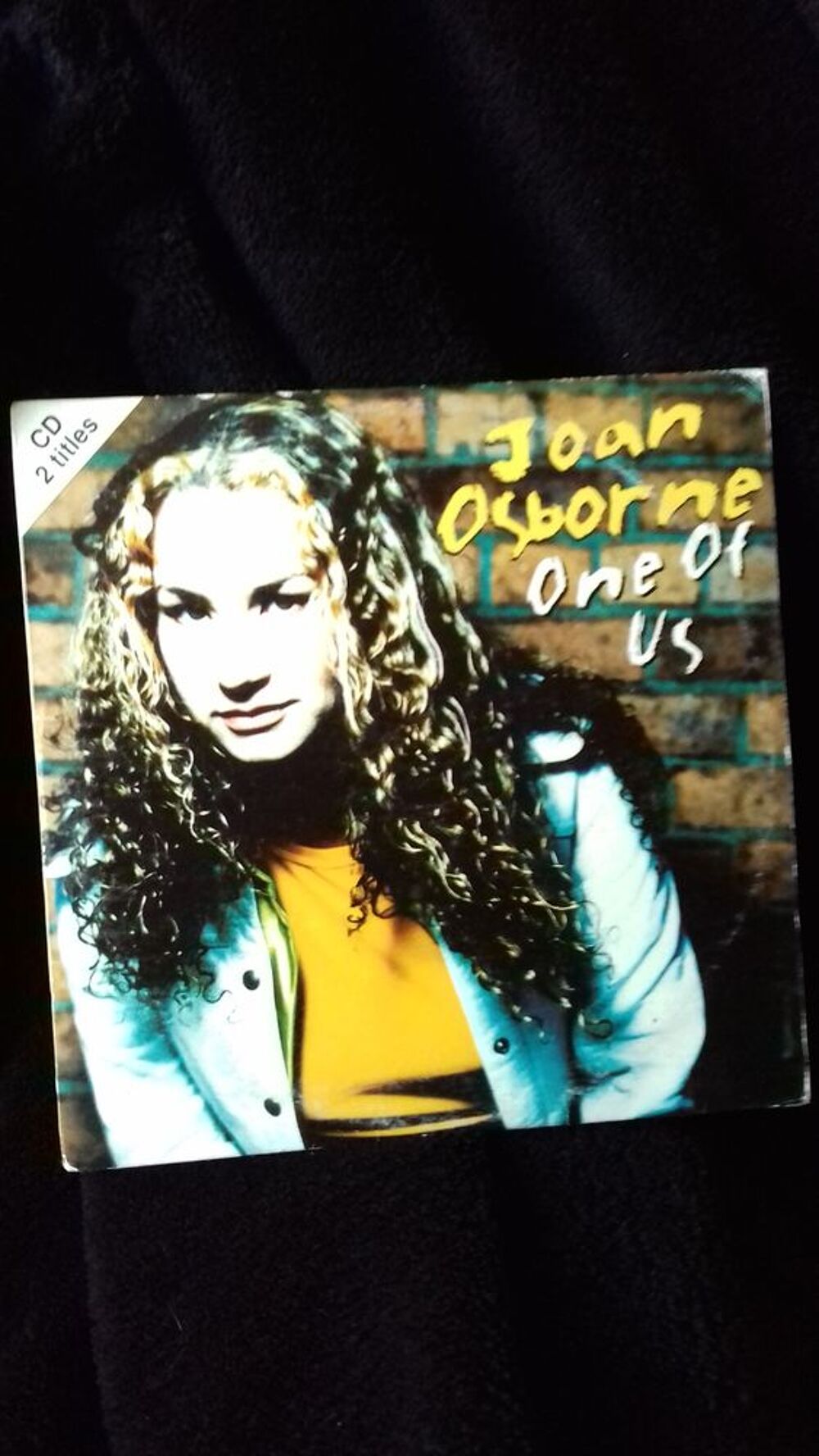 un cd de musique populaire CD et vinyles