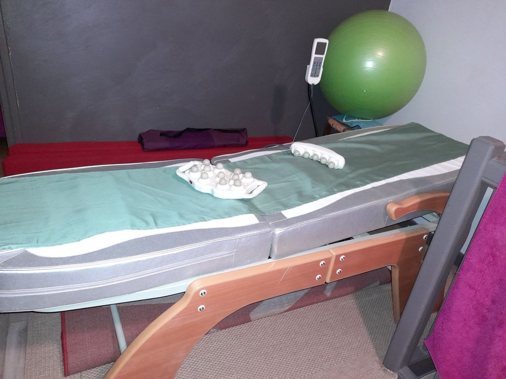 Table de massage avec rouleaux pierre de jade Sports