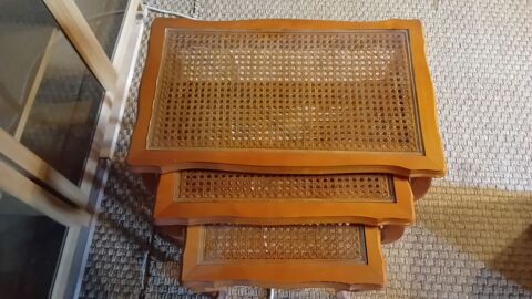 Lot 3 tables gigognes 60 Savigny-en-Revermont (71)