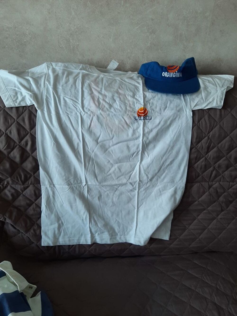 Tee_SHIRTS +CASQUETTES ORANGINA Vêtements
