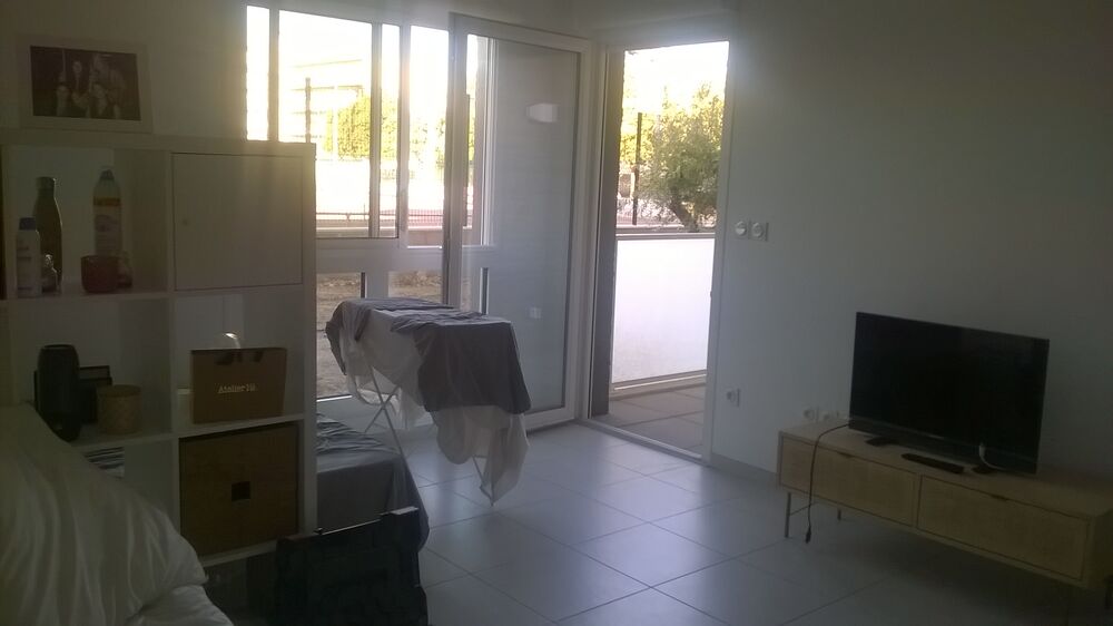 Location Appartement Grand studio avec balcon - quartier Beaux Arts Montpellier
