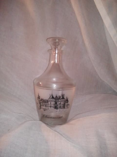 Carafe à liqueur en verre des Châteaux de la Loire-Made in F 10 La Ferté-Alais (91)