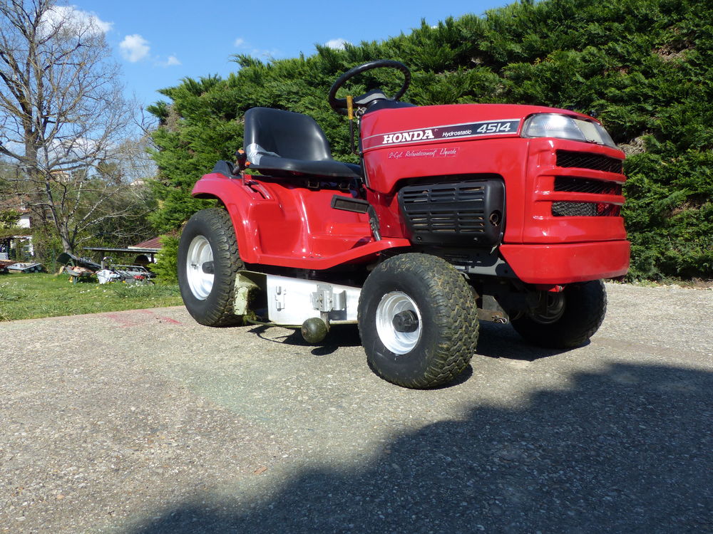 A vendre tracteur tondeuse honda 4514 H Jardin