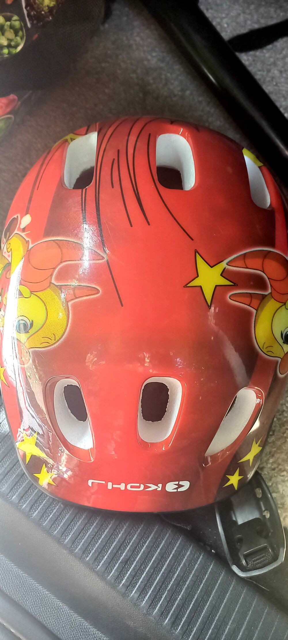 vendre plusieurs casque &agrave; v&eacute;lo pour enfant. 4  l'unit&eacute;. tr&egrave;s bonne &eacute;tat Sports