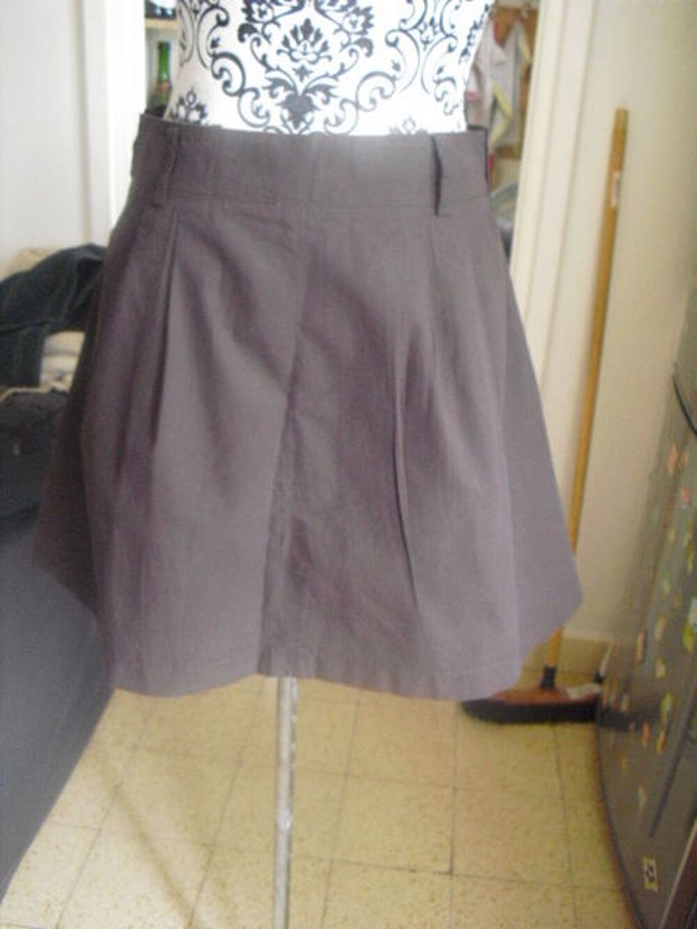 JUPE MARRON CHOCOLAT NEUVE TAILLE 36 Vêtements