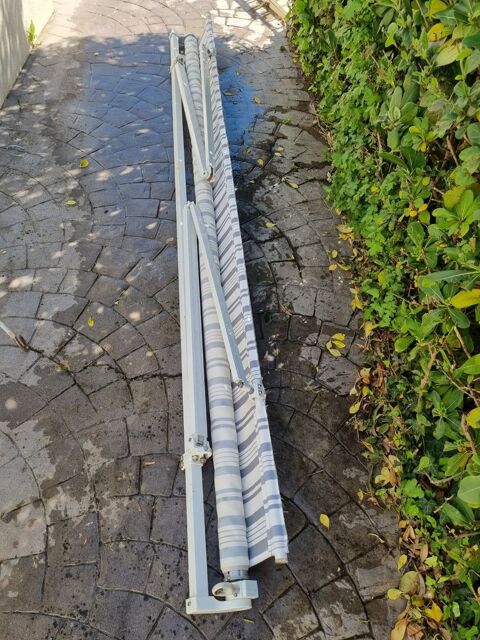 Store Banne manuel de 3 m 60 Aussonne (31)