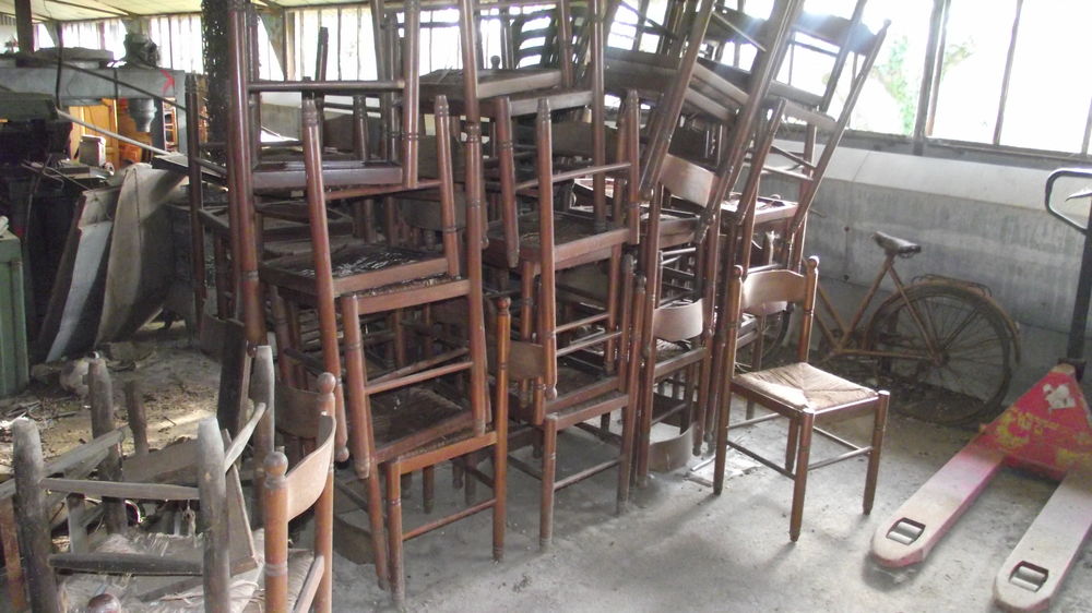 Lot de chaises paill&eacute;es Meubles