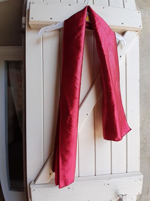 Echarpe femme rouge satin�e 2 Grisolles (82)