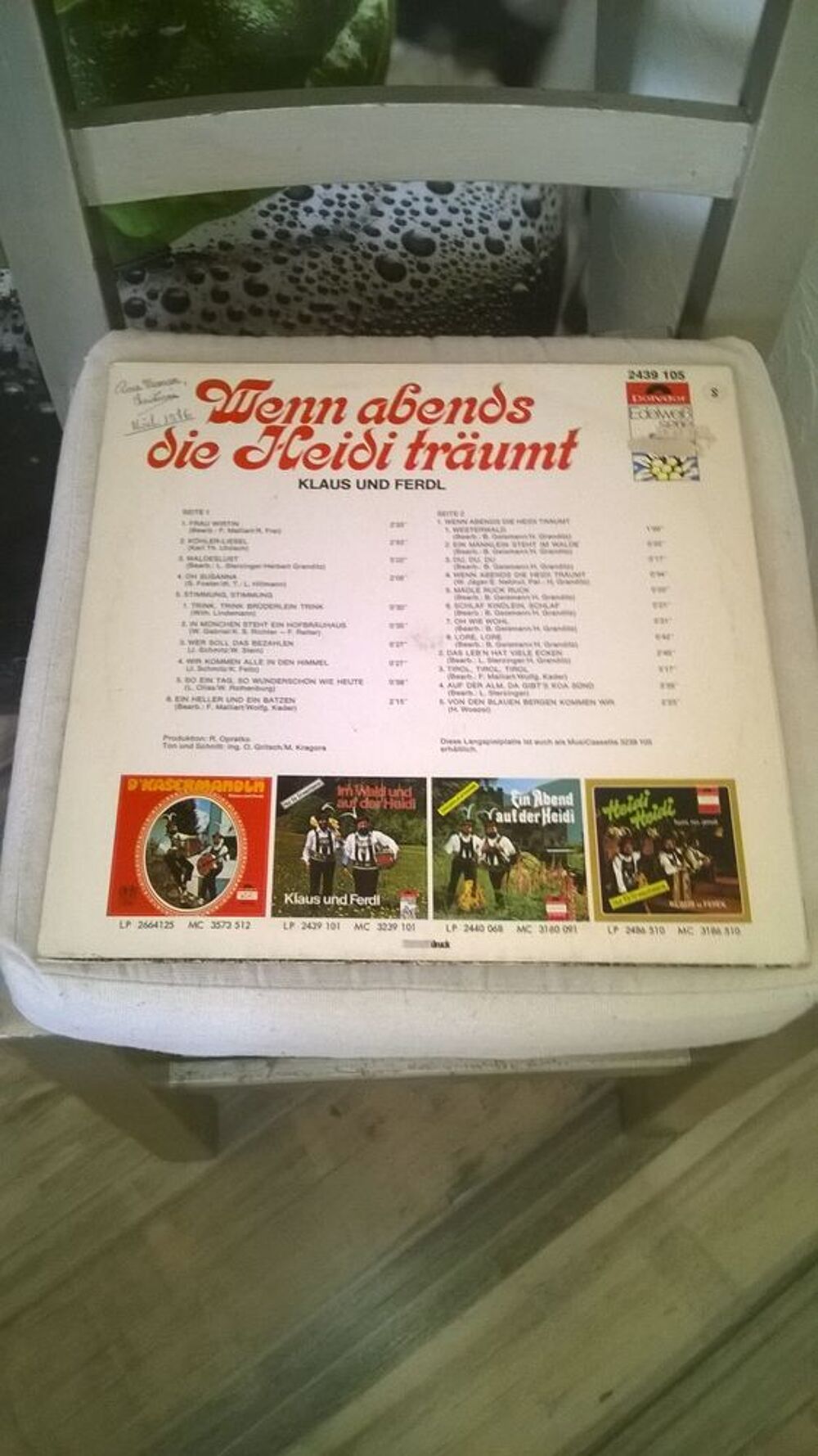 Vinyle Klaus Und Ferdl
Wenn Abends Die Heidi Tr&auml;umt
1976
CD et vinyles