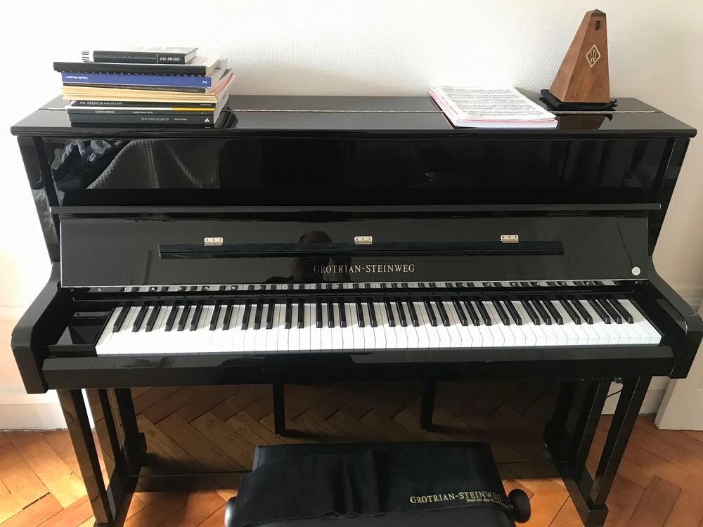 Piano droit Grotrian Steinweg Concerto G 118 noir brillant Instruments de musique