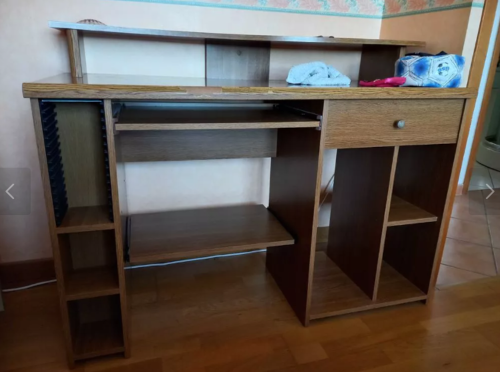Grand bureau d'ordinateur Meubles