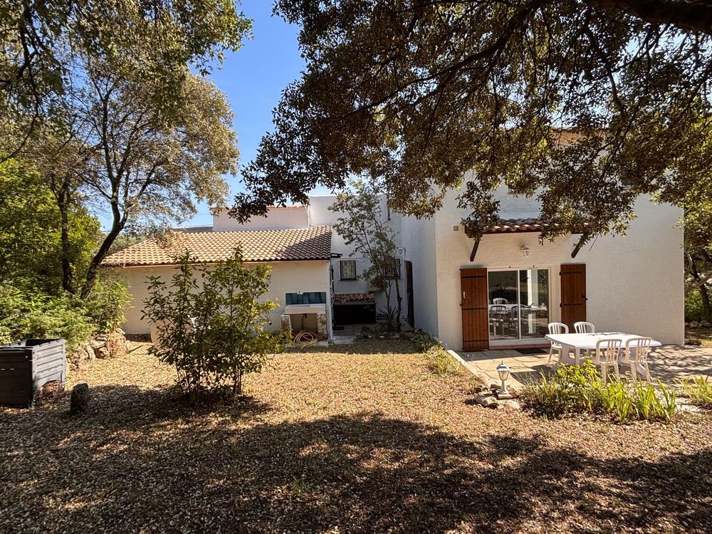   Villa de standing à Sainte-Anastasie  Provence-Alpes-Côte d'Azur, Sainte-Anastasie-sur-Issole (83136)