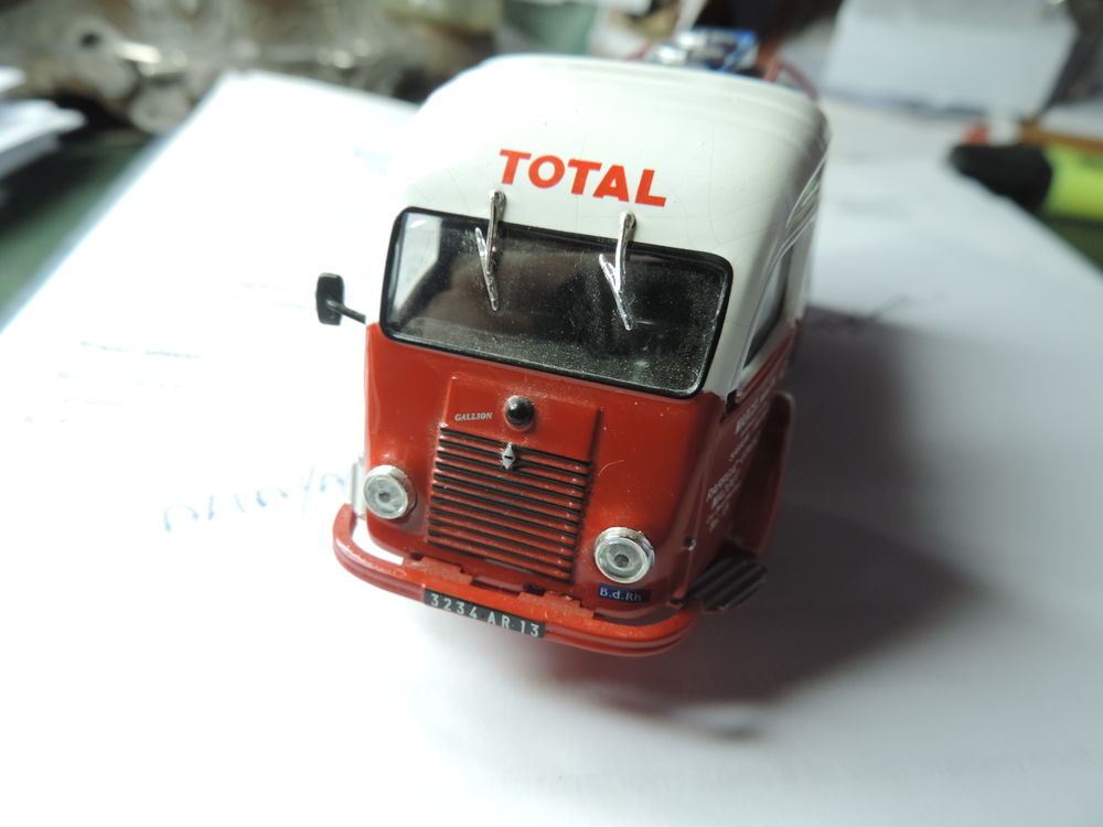 ALTAYA - RENAULT GALLION - TANKER - Echelle : 1/43 &egrave;me. 