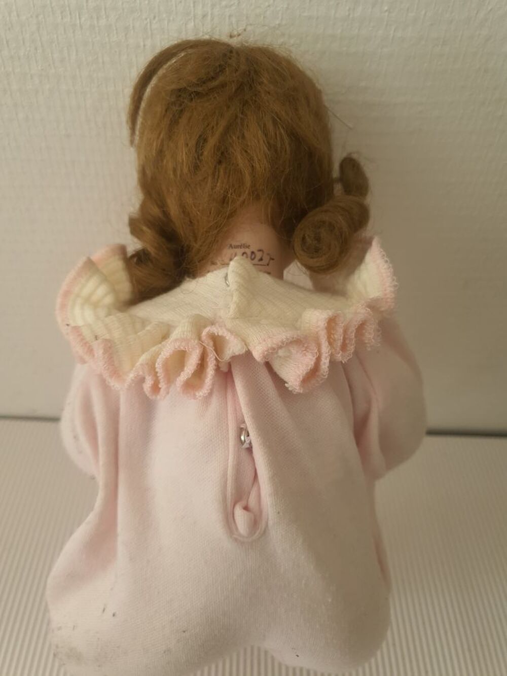 AURELIE poup&eacute;e de collection en porcelaine 