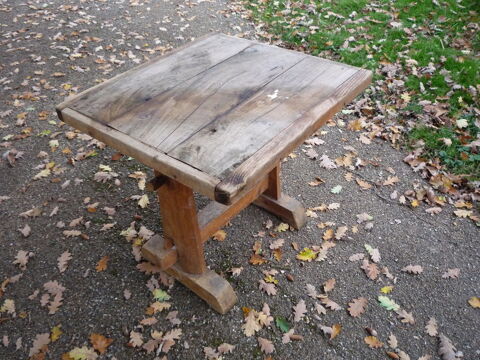 Table salon/jardin
63cm x58cm
h 58cm 45 Castres (81)