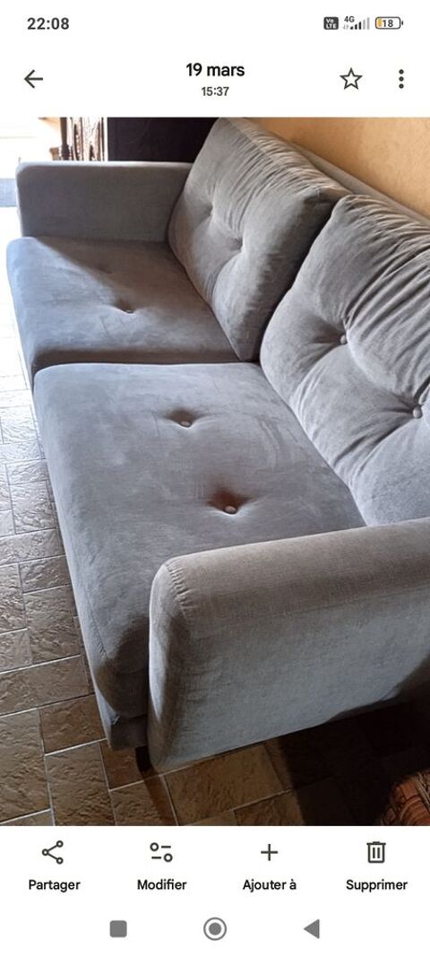Canap gris 3 places trs peu servi, comme neuf 150 Saint-Hlen (22)